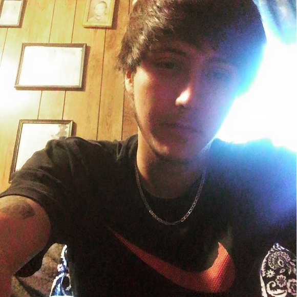 Meet your Posher, Andrew - Picture 1 of 1